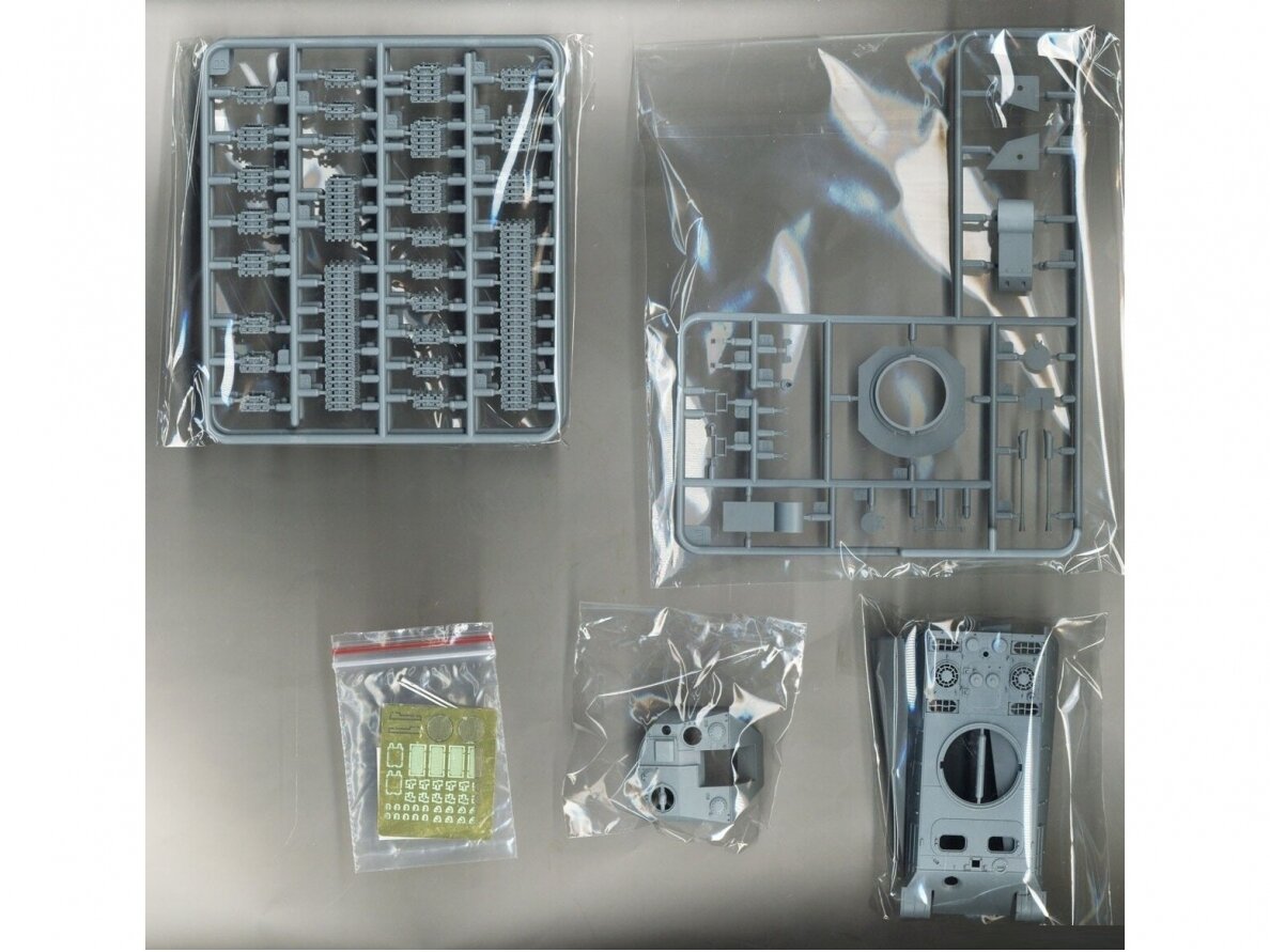 VESPID MODELS - Flakpanzer 341 3,7cm Flakzwilling auf Fahrgestell Panther G, 1/72, 720013 6 VESPID MODELS - Flakpanzer 341 3,7cm Flakzwilling auf Fahrgestell Panther G, 1/72, 720013 6
